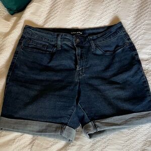 DKNY Blue Jean Shorts Cuffed Casual Style